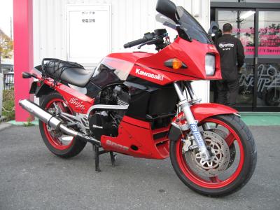 gpz900r.08.1080.jpg